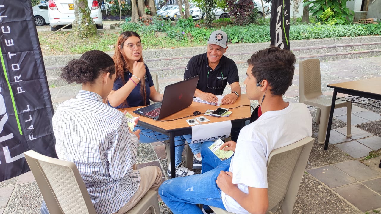 Agencia Pública de Empleo realizó feria de empleo para egresados SENA en Medellín 